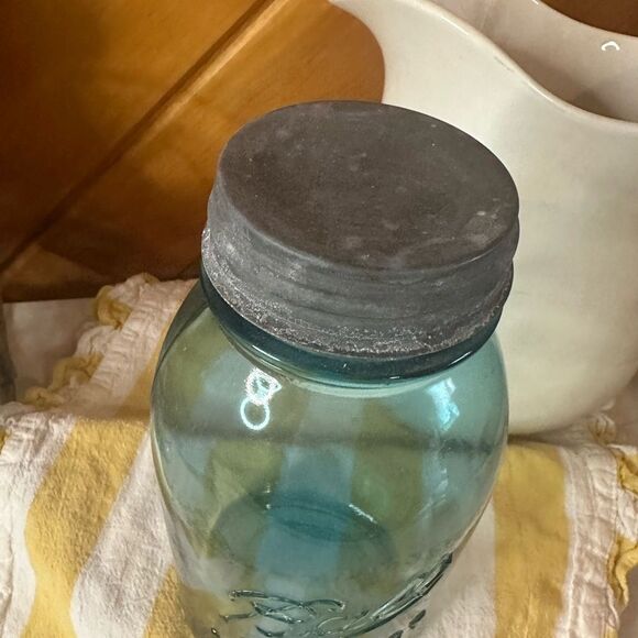 Vintage Blue Mason Jar with Lid - Picture 2 of 4